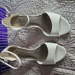 Worthington Kitten heel sandals 9.5
